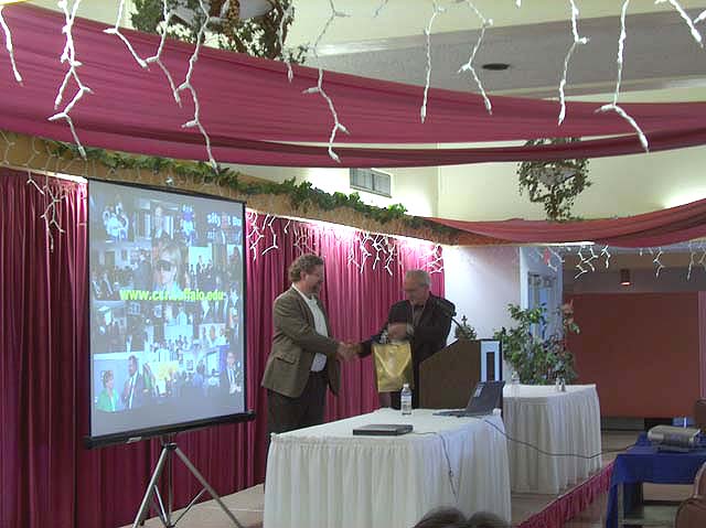 Carmen Gicante thanks keynote speaker, Dr. Russ Miller